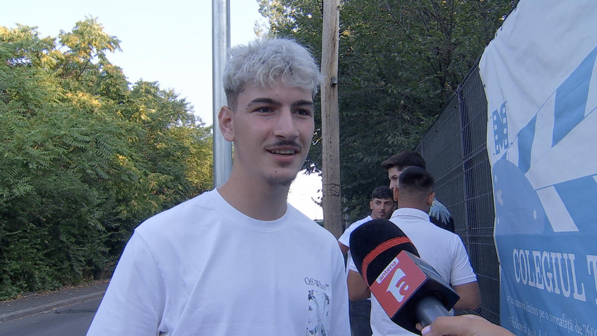 A învăţat pentru Bacul de toamnă ascultând piesele lui Psihotrap: "M-au ajutat să le înțeleg mai repede"