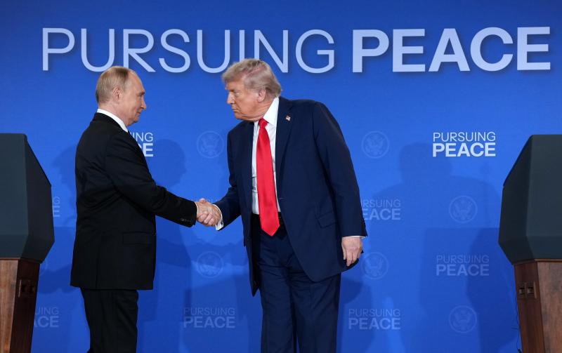 Fără acord sau armistițiu după summitul istoric Trump-Putin, dar s-au înregistrat totuși "progrese" Fără acord sau armistițiu după summitul istoric Trump-Putin, dar s-au înregistrat totuși "progrese"