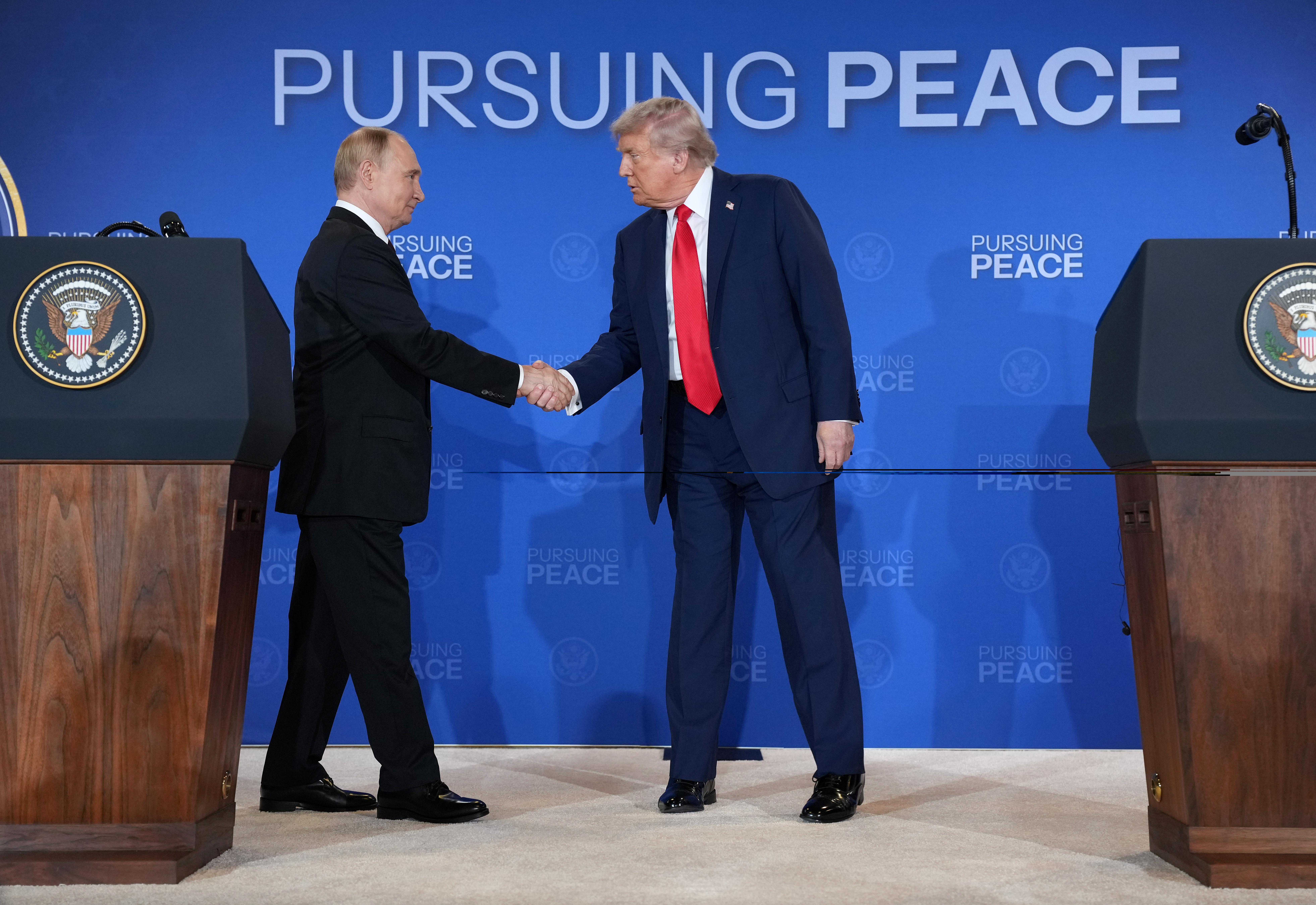 Fără acord sau armistițiu după summitul istoric Trump-Putin, dar s-au înregistrat totuși "progrese"