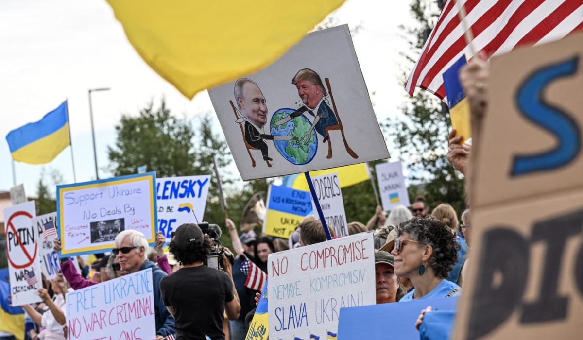 Summit istoric Trump-Putin. Proteste în Alaska "Niciodată cu Rusia din nou", înainte de sosirea lui Putin