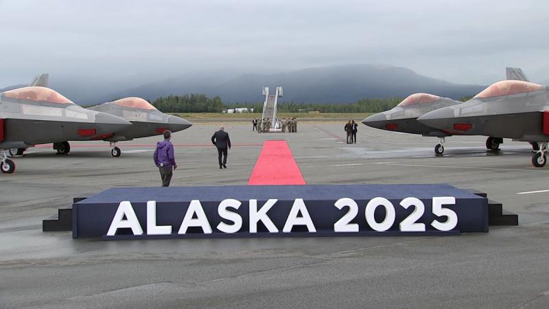 Summit istoric Trump-Putin. Trump a aterizat în Alaska, spune că vrea un armistițiul "astăzi" Summit istoric Trump-Putin. Trump a aterizat în Alaska, spune că vrea un armistițiul "astăzi"