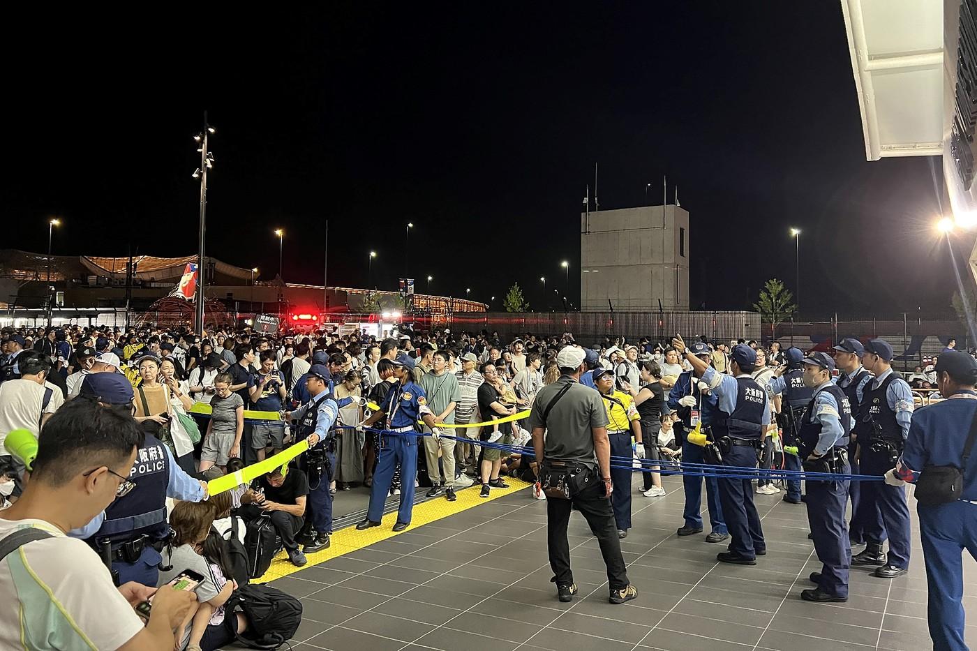 Mii de oameni, blocaţi noaptea la Expoziţia de la Osaka