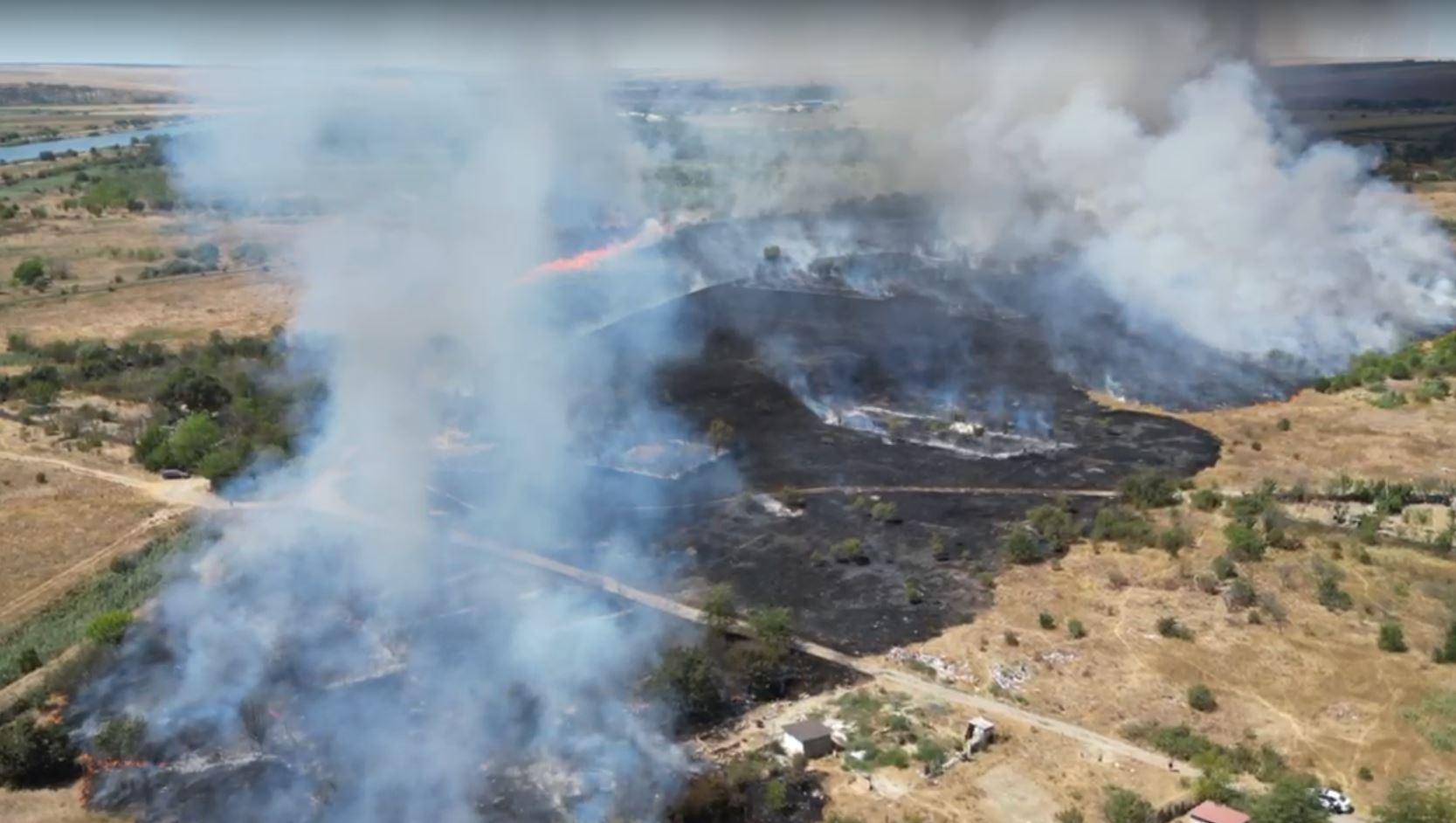 Tren de la mare, întors din drum din cauza unui incendiu de vegetaţie