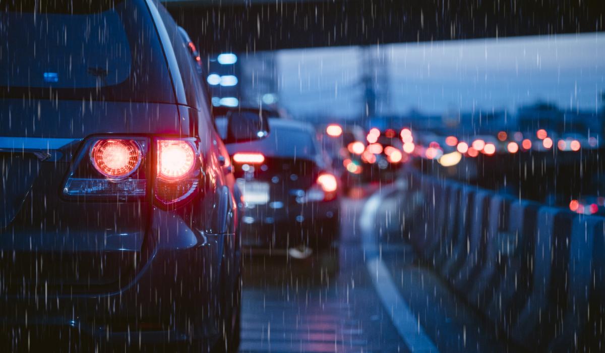 HARTĂ. Alertă de vreme rea în 15 judeţe şi în Capitală