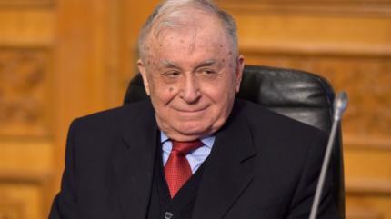 Ion Iliescu, în stare critică. Organele fostului preşedinte cedează rând pe rând