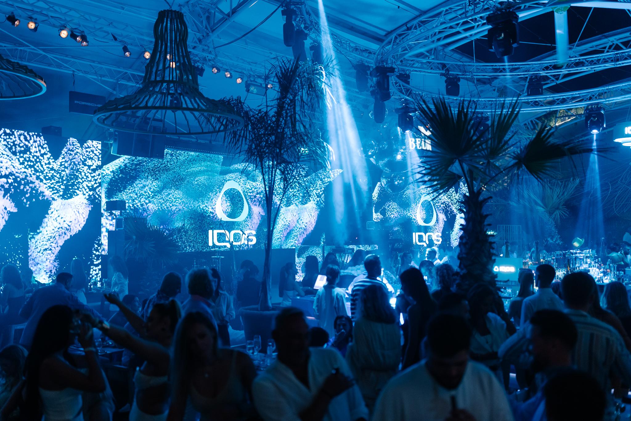 IQOS x Irina Rimes x Roman Tolici: peste 3.000 de participanți la eveniment la Fratelli Beach & Club Mamaia