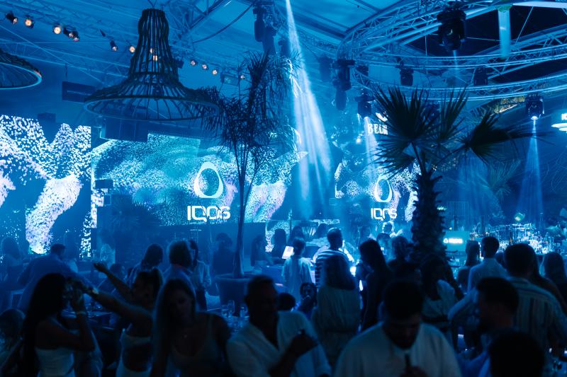 IQOS x Irina Rimes x Roman Tolici: peste 3.000 de participanți la eveniment la Fratelli Beach & Club Mamaia