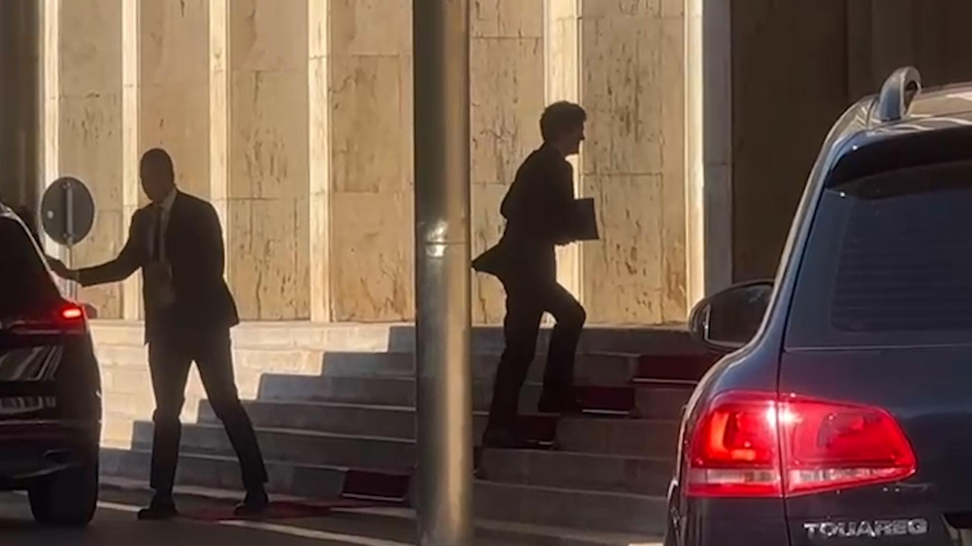 Nicușor Dan, vizită fulger la Guvern. Ce a discutat cu Bolojan şi Grindeanu