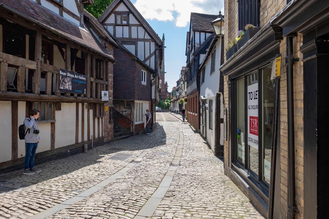 Oraşul din UK, fascinant şi aproape ignorat de turiști: "E ca o întoarcere în timp"