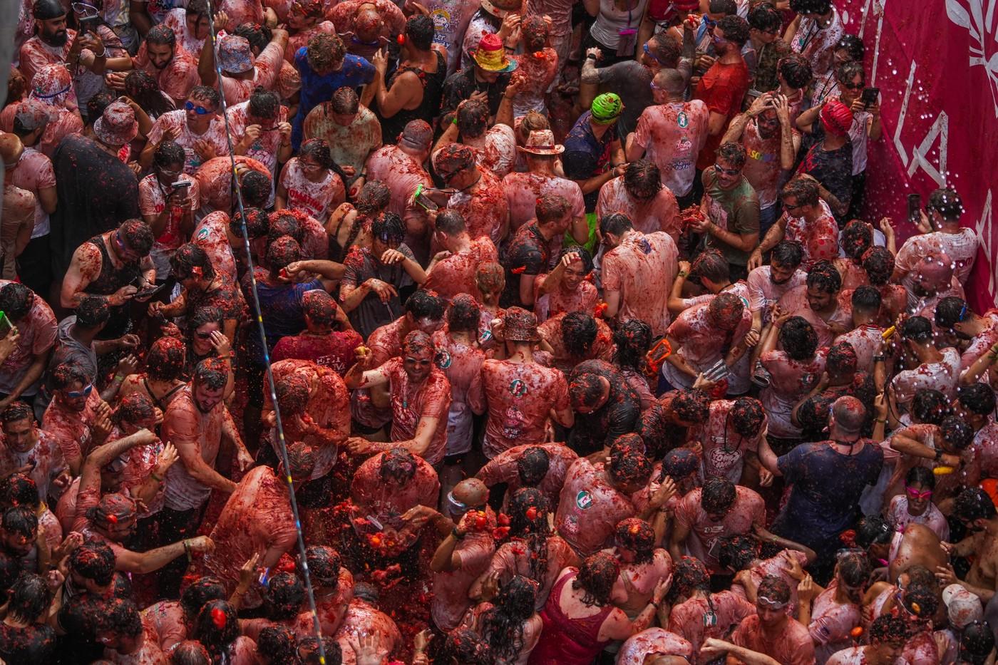 20.000 de oameni au participat la festivalul Tomatina 2025