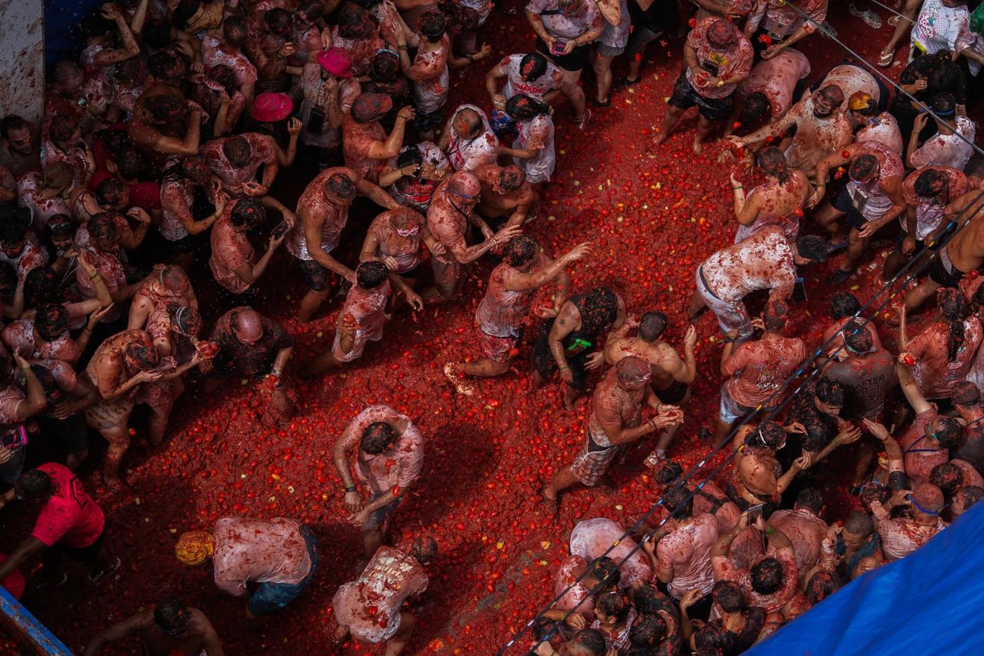 20.000 de oameni au participat la festivalul Tomatina 2025