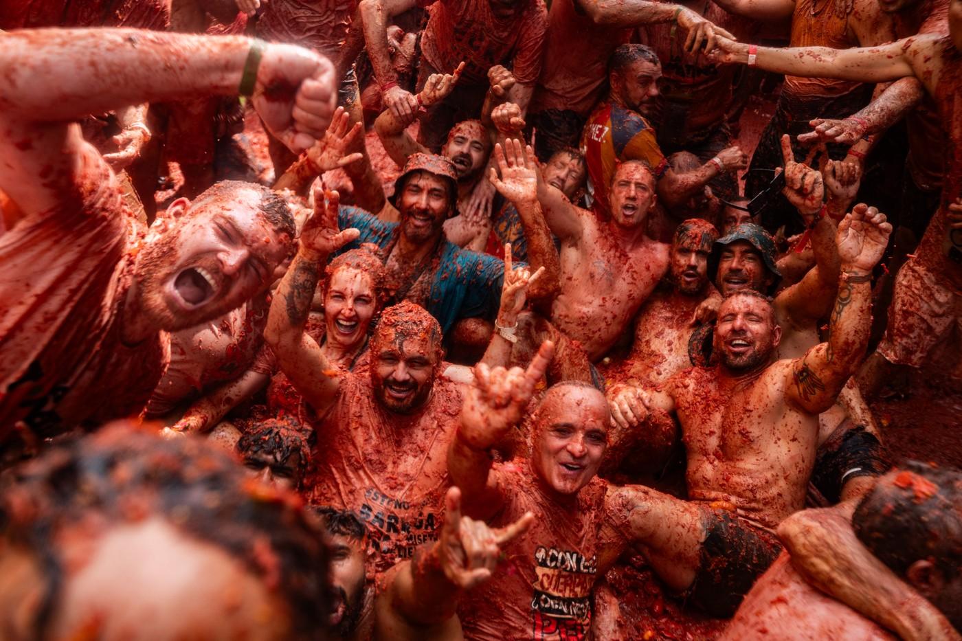 20.000 de oameni au participat la festivalul Tomatina 2025