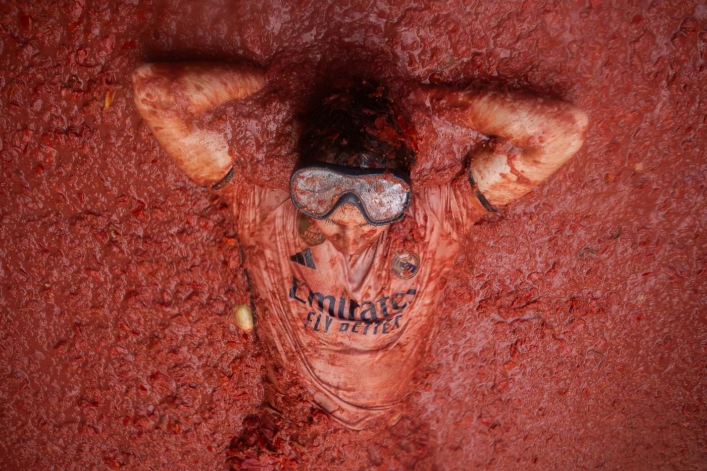 20.000 de oameni au participat la festivalul Tomatina 2025