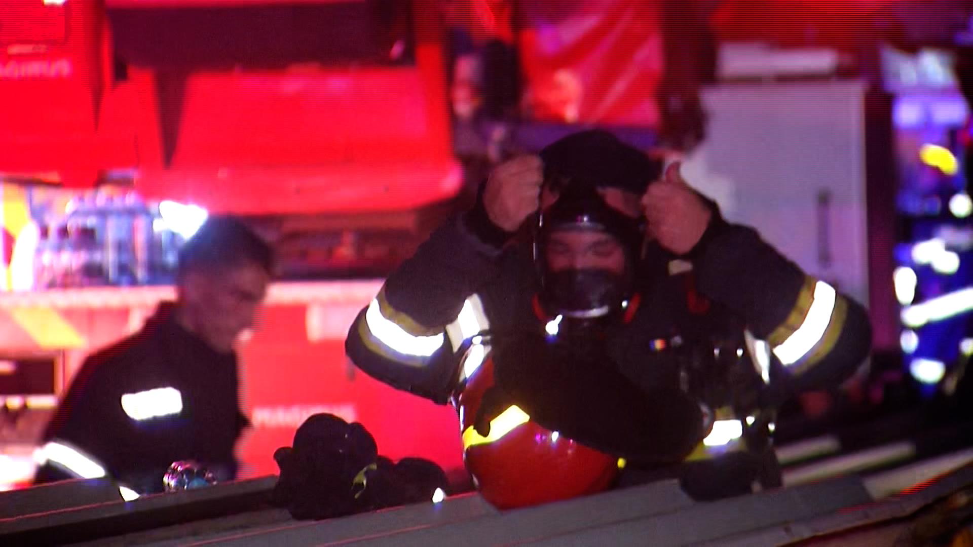 ANIMAŢIE. Particule extrem de periculoase deasupra Bucureştiului, după incendiul din Dragonul Roşu