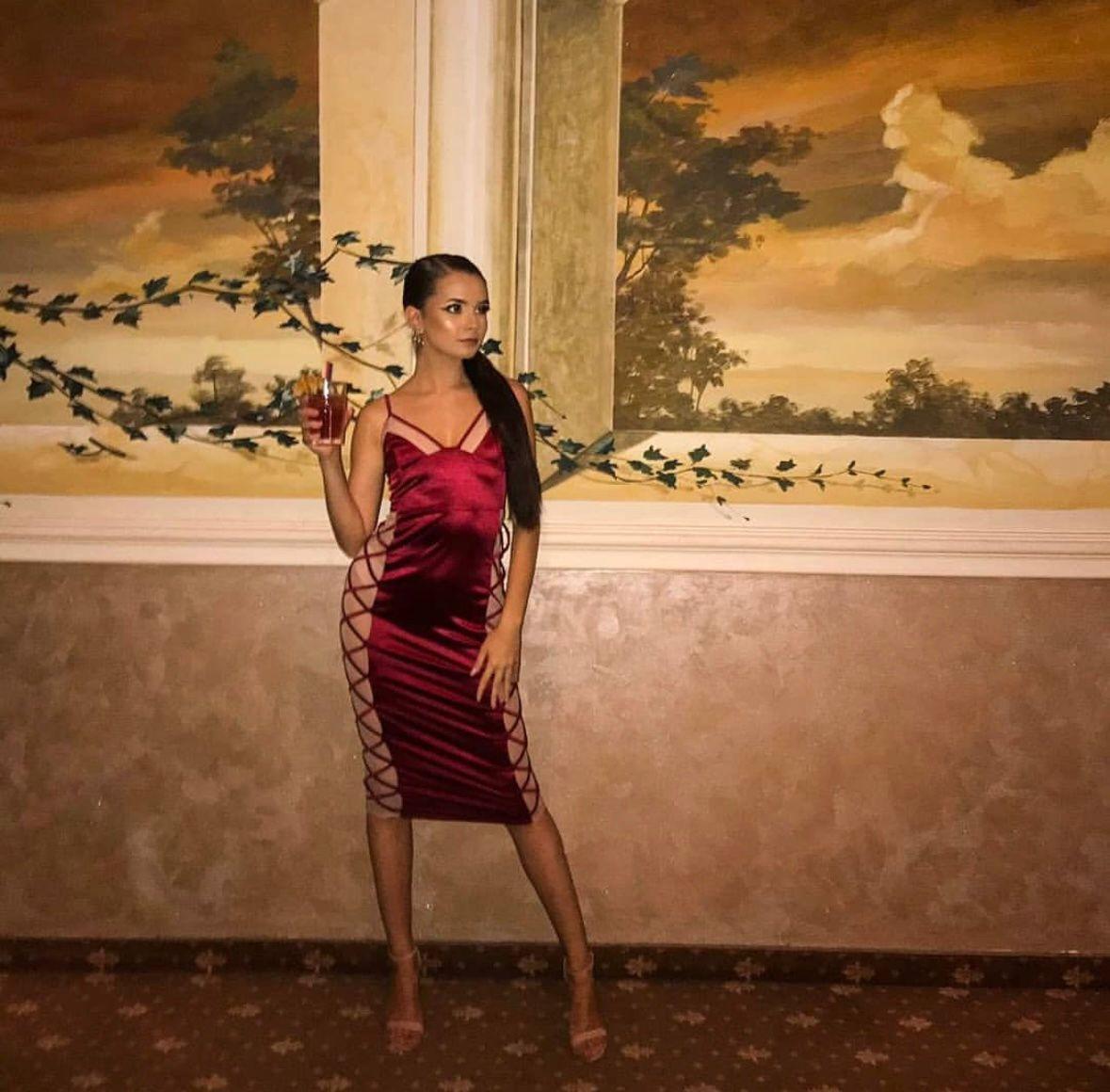 Ministrul Educaţiei Daniel David are consilieră un fost fotomodel. Isabel Diana Leucuţa l-a însoţit şi în SUA