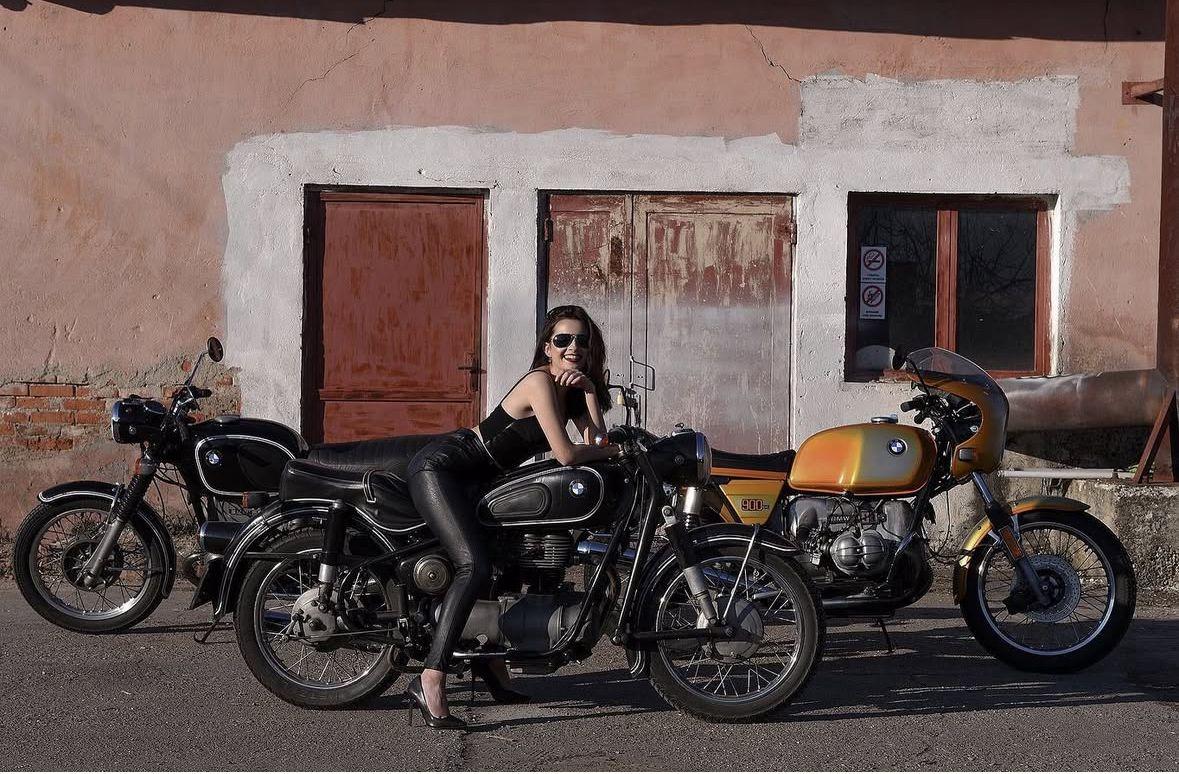 Ministrul Educaţiei Daniel David are consilieră un fost fotomodel. Isabel Diana Leucuţa l-a însoţit şi în SUA