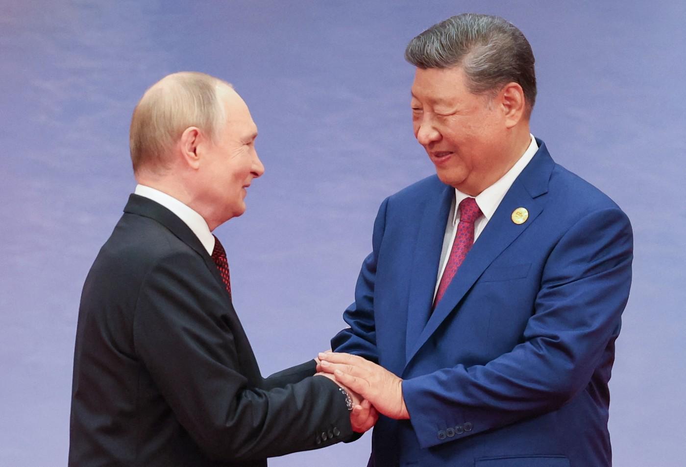 Vladimir Putin, vizită fără precedent în China. Kremlinul anunţă că "europenii stau în calea păcii"