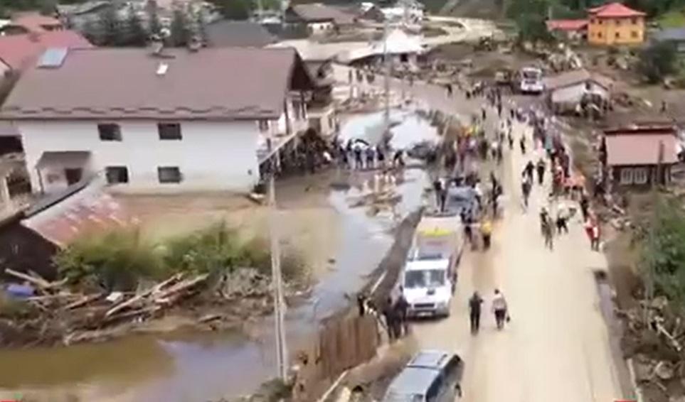 Autorităţile din Broşteni nu-i lasă pe oameni să-şi reconstruiască locuinţele. Cum motivează Primăria