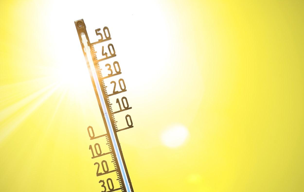 8 judeţe şi Capitala intră de la ora 12.00 sub cod galben de caniculă. Căldură extremă până la noapte