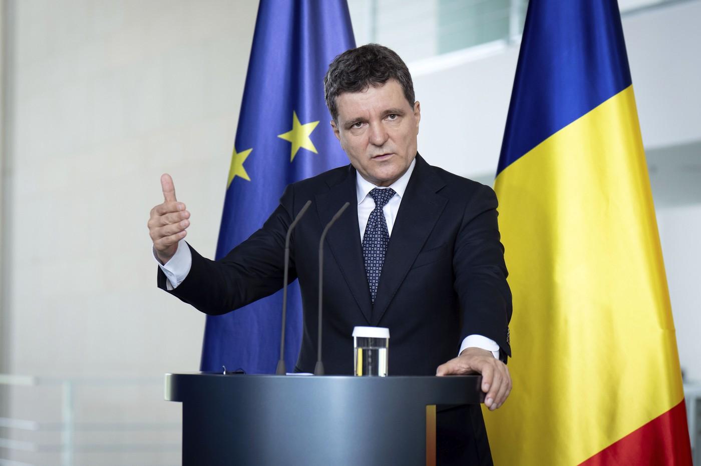 Petiţie pentru ca Nicuşor Dan să declanşeze referendum pe tema pensiilor speciale: sunt 1% din PIB-ul ţării