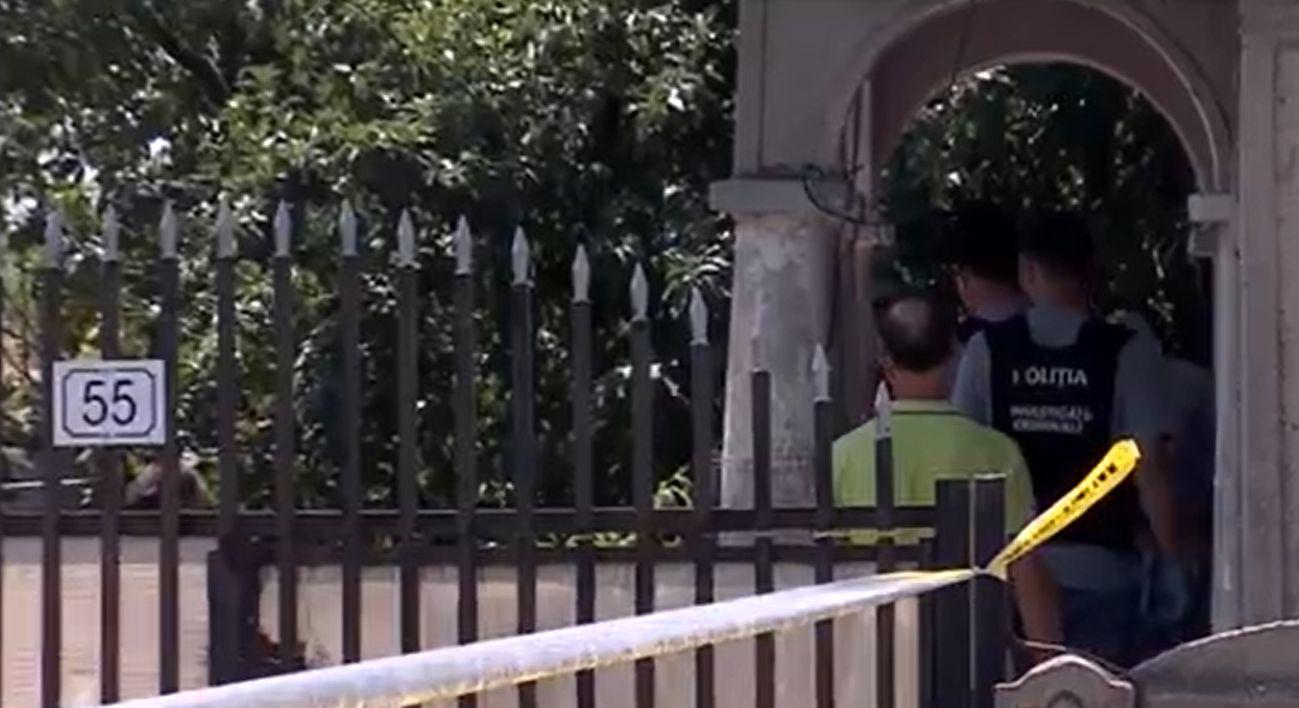 I-a măcelărit, după care i-a aliniat rând pe rând în faţa porţii. Filmul dublei crime din Teleorman