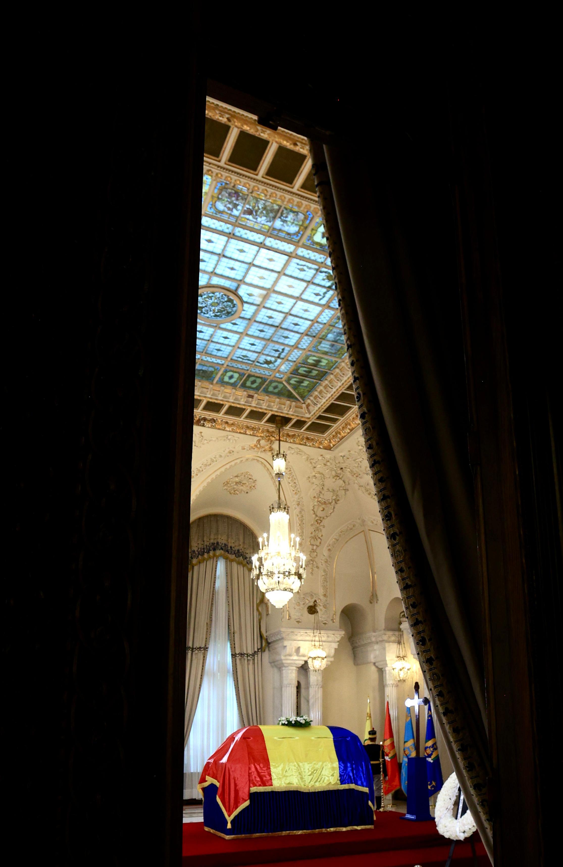 Funeraliile de stat pentru Ion Iliescu. Sicriul, depus la Palatul Cotroceni. Programul ceremoniilor