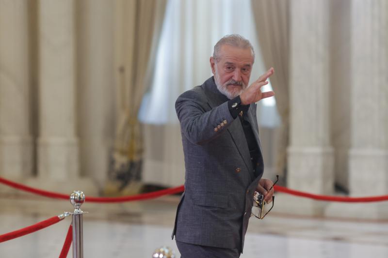 Funeraliile lui Ion Iliescu. 1000 de români, la sicriul depus la Cotroceni. Programul ceremoniilor Funeraliile lui Ion Iliescu. 1000 de români, la sicriul depus la Cotroceni. Programul ceremoniilor
