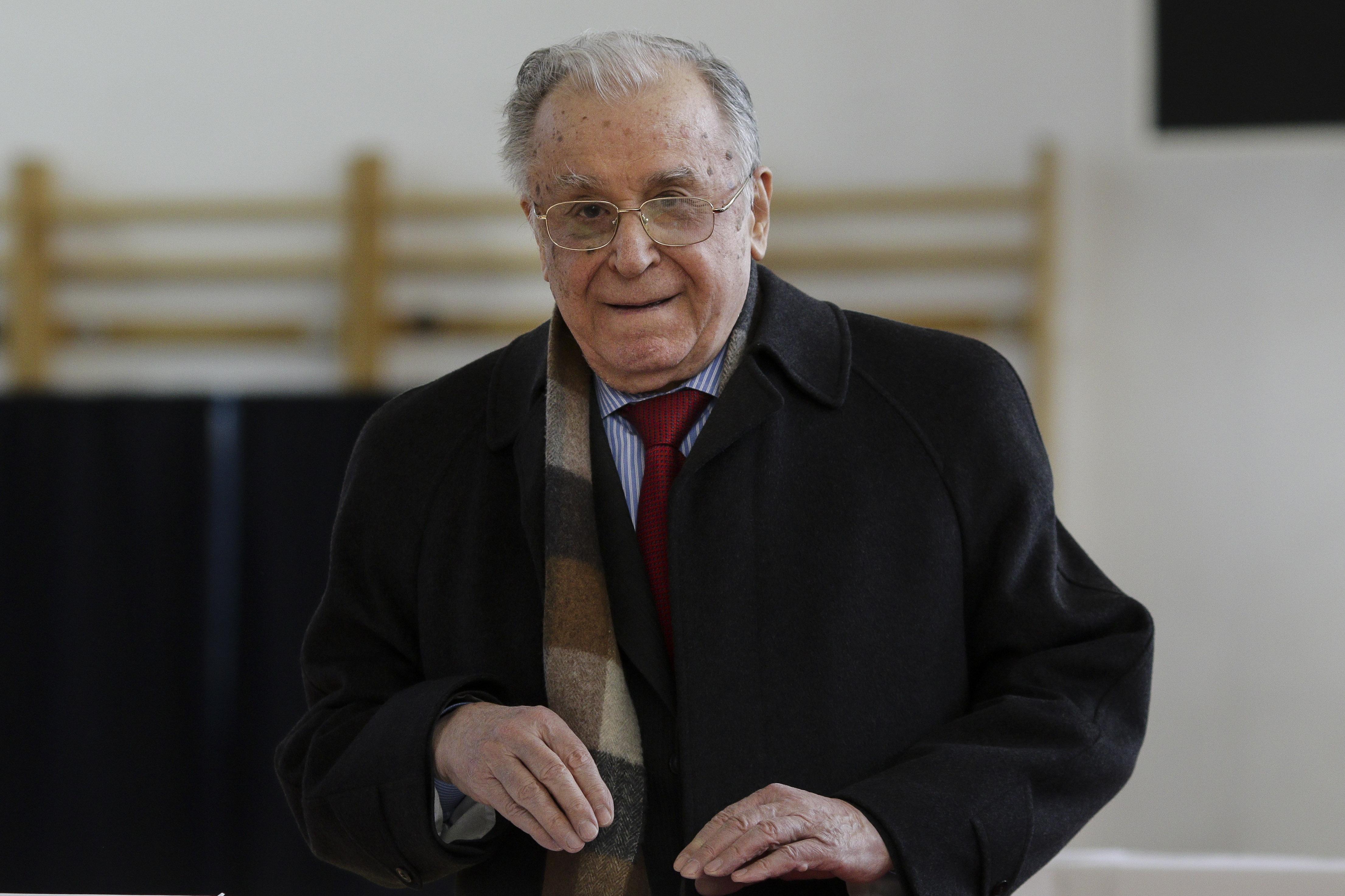 Programul complet al funeraliilor. Cum pot participa cei care vor să-i aducă un ultim omagiu lui Ion Iliescu