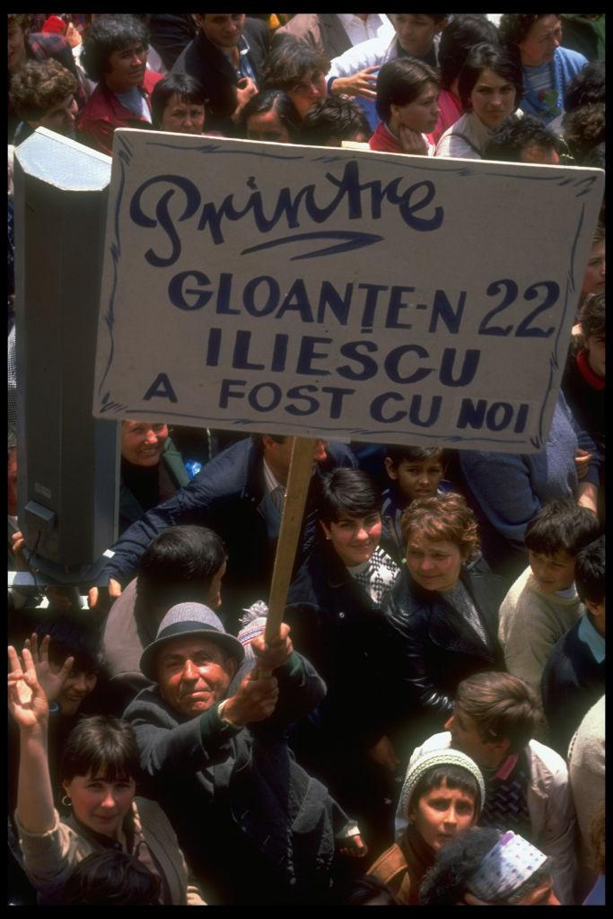 Ion Iliescu, de la revoluție la Cotroceni. Imagini de colecţie din viața primului președinte post-decembrist