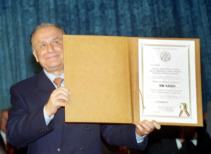 Ion Iliescu, de la revoluție la Cotroceni. Imagini de colecţie din viața primului președinte post-decembrist