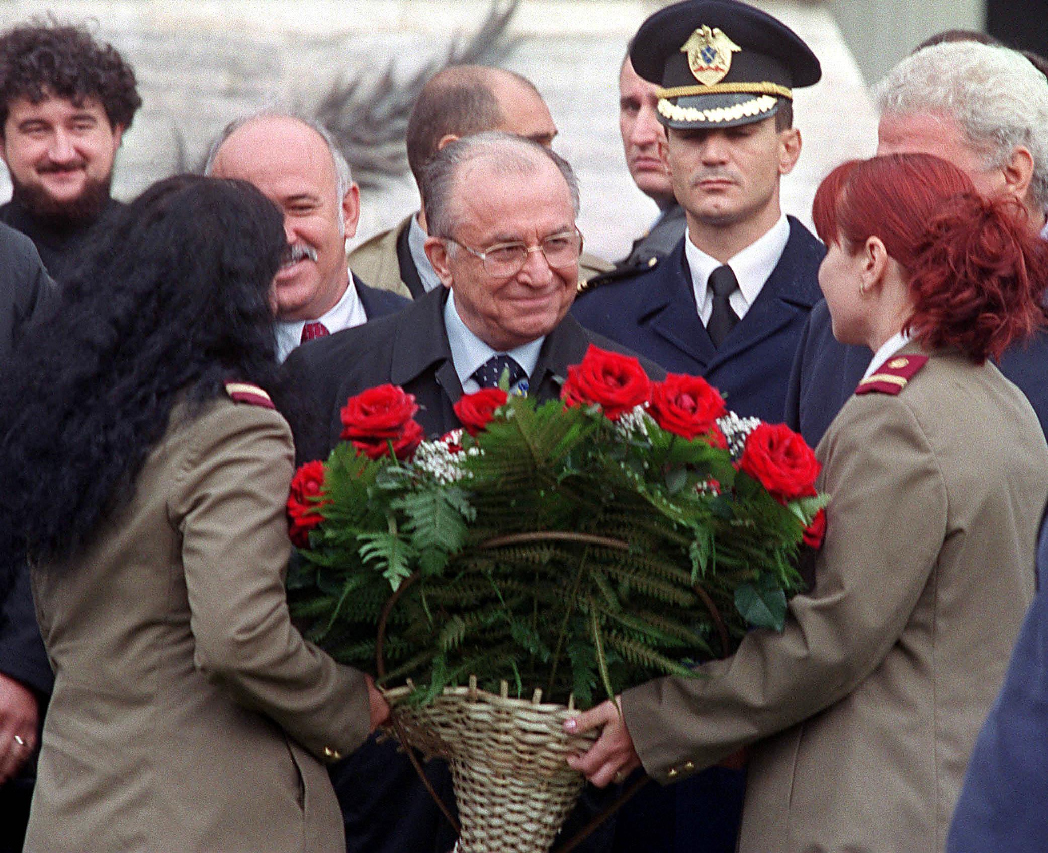 Ion Iliescu, de la revoluție la Cotroceni. Imagini de colecţie din viața primului președinte post-decembrist