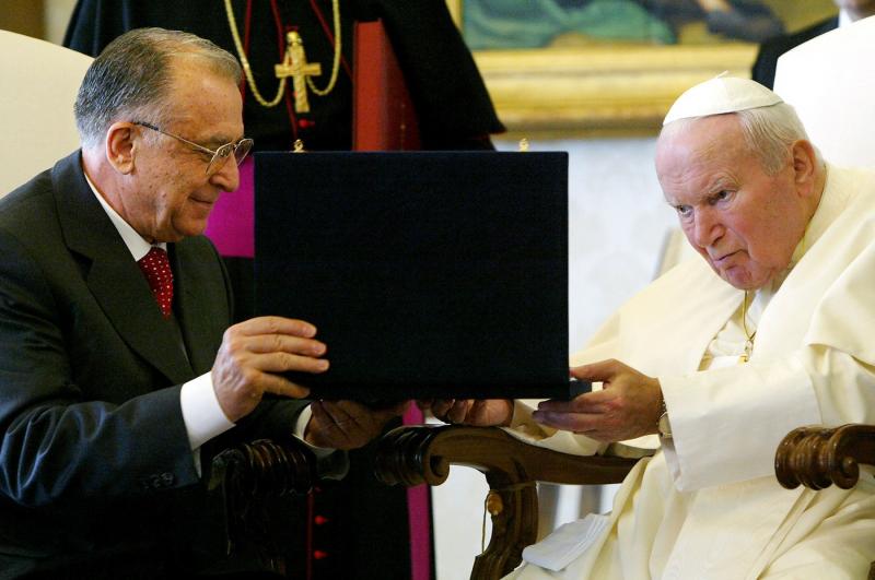 Ion Iliescu, de la revoluție la Cotroceni. Imagini de colecţie din viața primului președinte post-decembrist