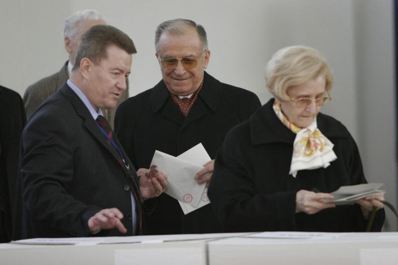 Ion Iliescu, de la revoluție la Cotroceni. Imagini de colecţie din viața primului președinte post-decembrist