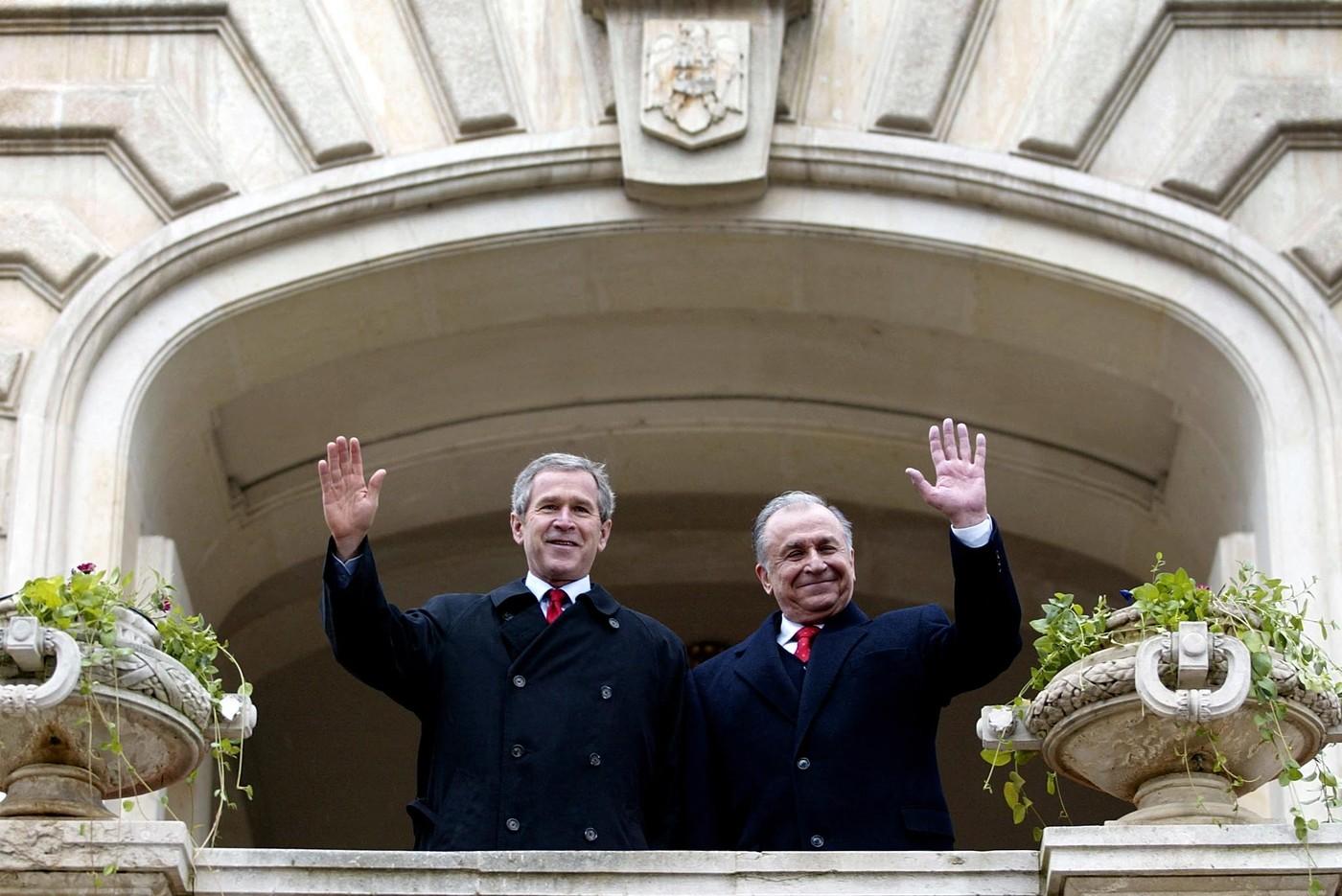 Ion Iliescu, de la revoluție la Cotroceni. Imagini de colecţie din viața primului președinte post-decembrist