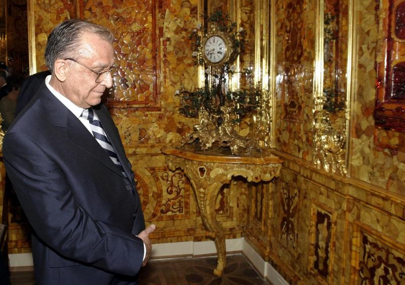 Ion Iliescu, de la revoluție la Cotroceni. Imagini de colecţie din viața primului președinte post-decembrist