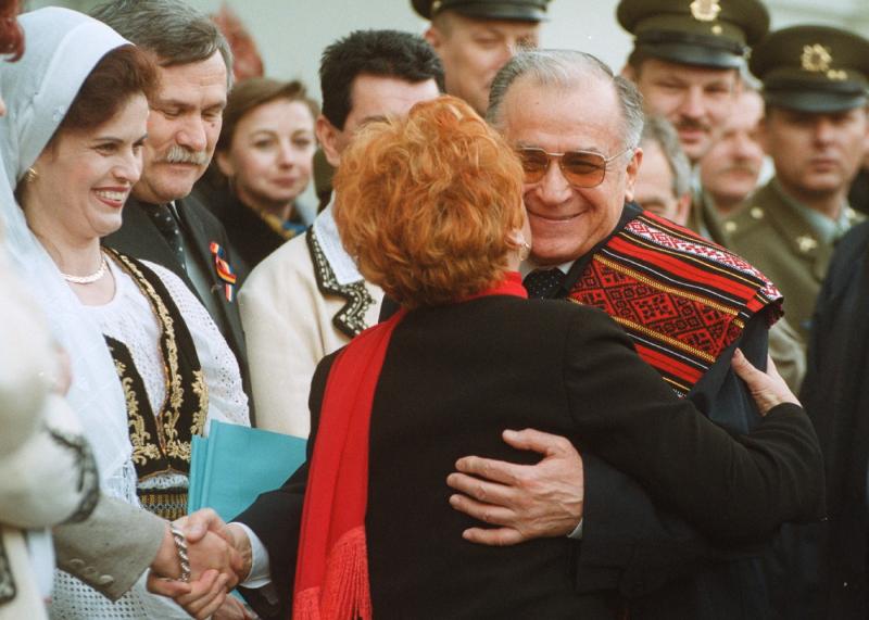 Ion Iliescu, de la revoluție la Cotroceni. Imagini de colecţie din viața primului președinte post-decembrist