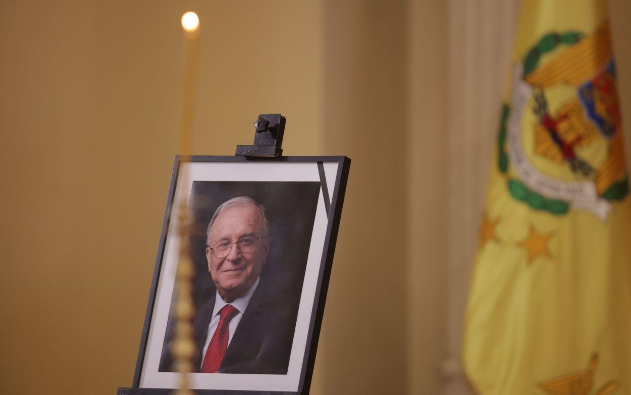 Ion Iliescu va fi înmormântat astăzi cu onoruri militare. Programul ceremoniilor de joi, zi de doliu național