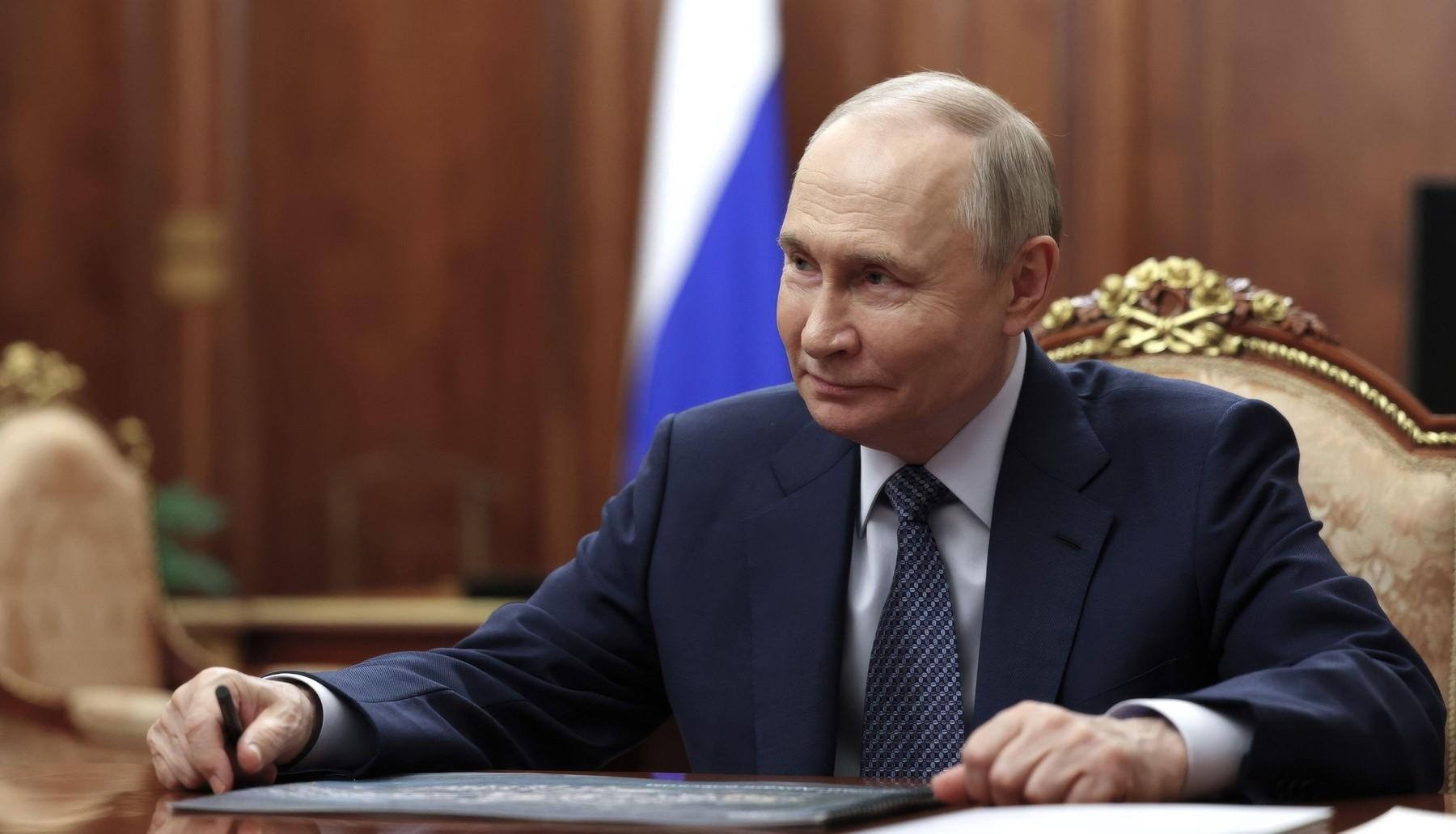 Putin i-a transmis lui Trump ca opreşte războiul dacă Ucraina cedează Donețk. Planul de pace al liderului rus