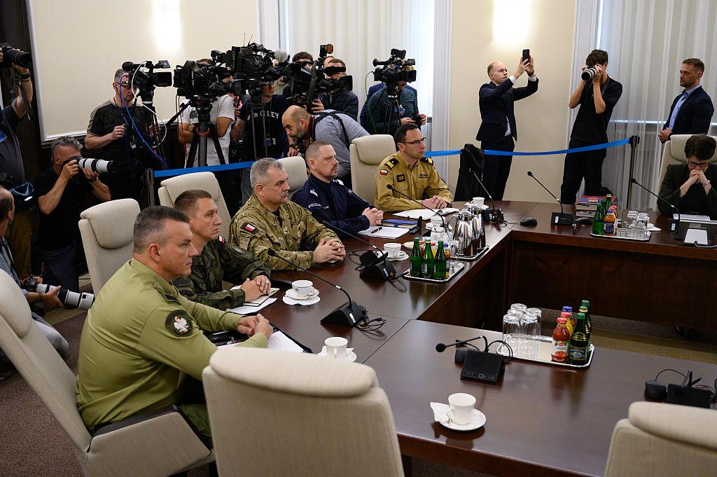 Polonia invocă Articolul 4 NATO. 19 drone au intrat în spațiul aerian, inclusiv din Belarus; 3-4 doborâte