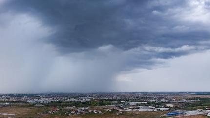 Informare de vreme severă în România, emisă de ANM. Ploi torenţiale şi vijelii până vineri seară
