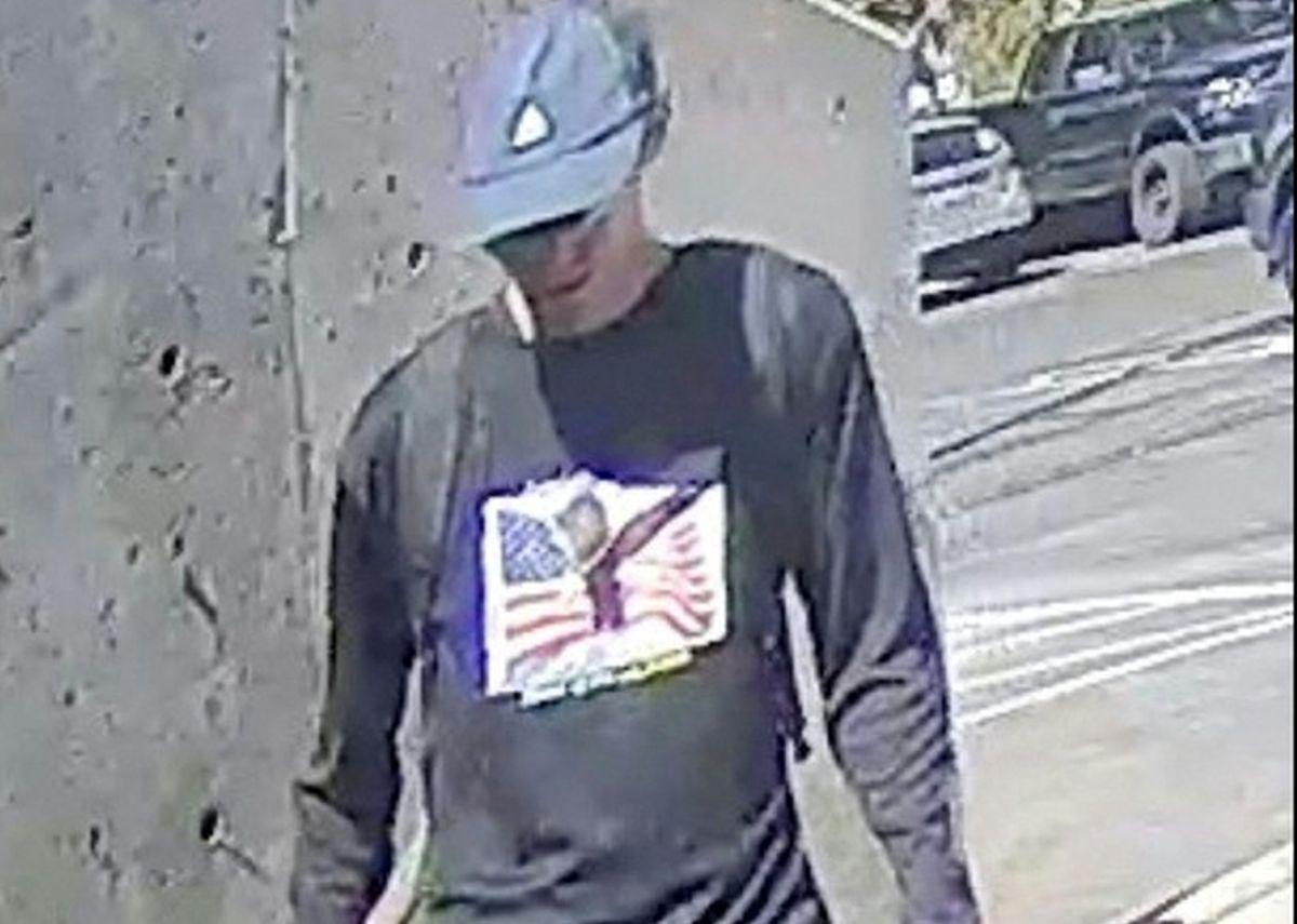 Principalul suspect în cazul asasinării lui Charlie Kirk ar fi fost convins de tată să se predea