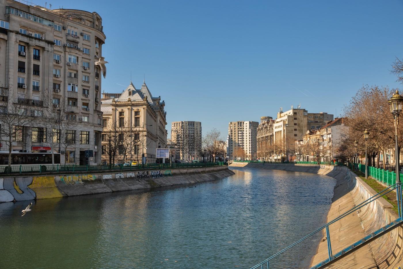 Vremea de mâine 15 septembrie. Va fi mai cald decât normalul perioadei. Maxime între 20 şi 30 de grade