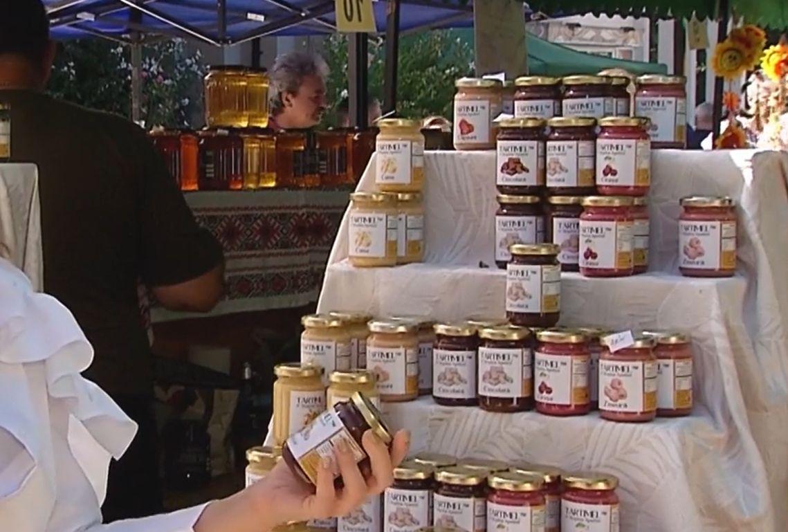 Delicatesele cu care apicultorii români s-au reinventat. Preţurile depind de arome