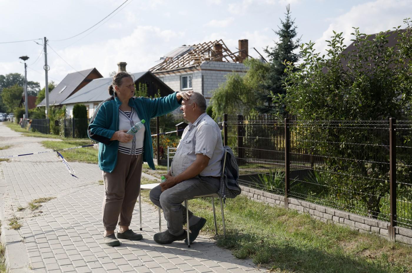 O rachetă lansată de pe un F-16 a lovit acoperișul casei avariate în timpul incursiunii dronelor rusești