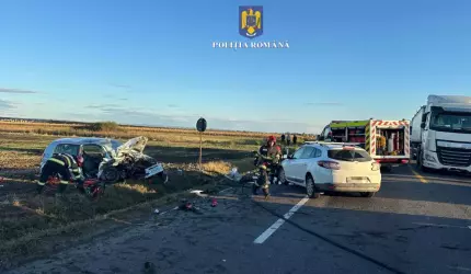 Accident rutier soldat cu 6 victime, în Vrancea. O maşină a intrat pe constrasens şi s-a izbit frontal de alta