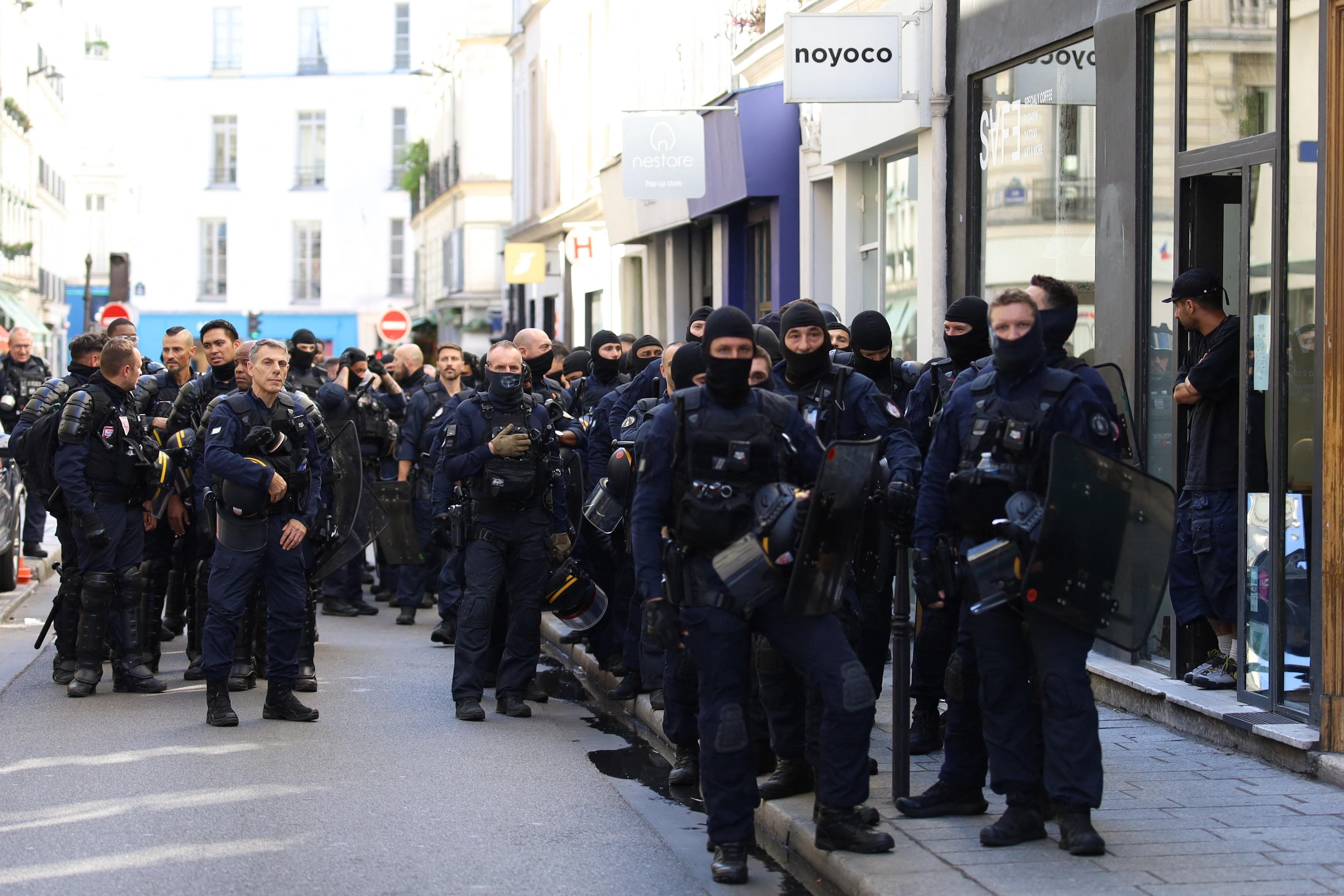 Franța, paralizată de un protest masiv: sute de mii de oameni în stradă, peste 120 de arestări