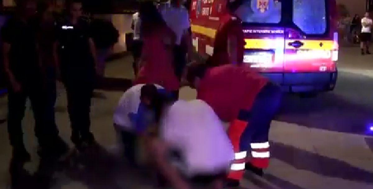 A ieșit la plimbare cu părinții și a murit după ce a călcat pe un fir electric neizolat. Tragedie în Vaslui