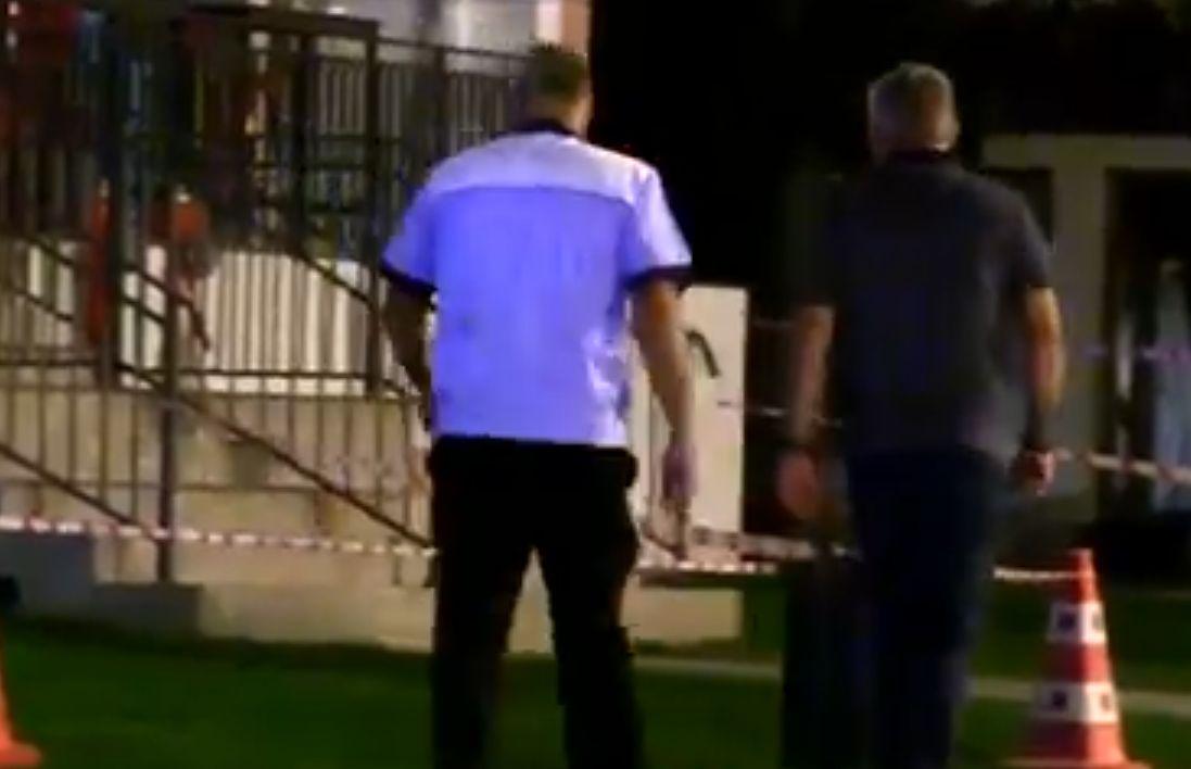 A ieșit la plimbare cu părinții și a murit după ce a călcat pe un fir electric neizolat. Tragedie în Vaslui