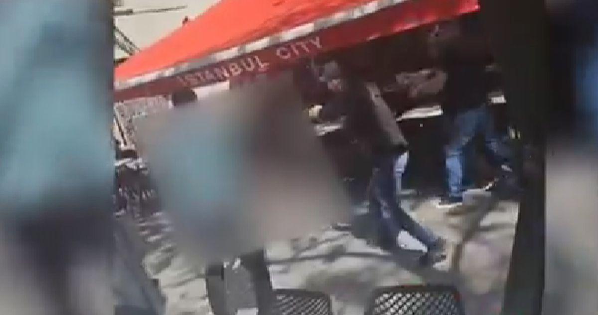 5 angajaţi ai unui hotel din Marsilia, înjunghiați de un bărbat. Individul, împușcat de polițiști