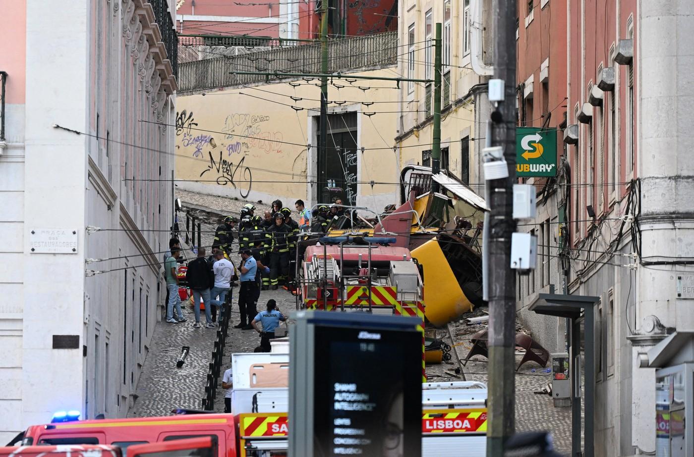 15 morţi şi 18 răniţi în Lisabona. Faimosul funicular Gloria a deraiat și s-a izbit de o clădire